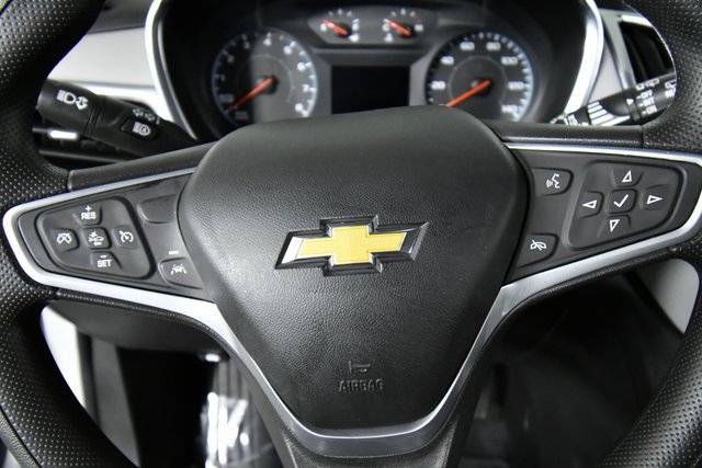 2022 Chevrolet Equinox LS photo 2