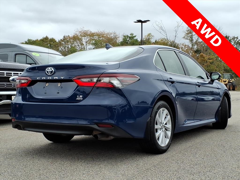 2023 Toyota Camry LE photo 3