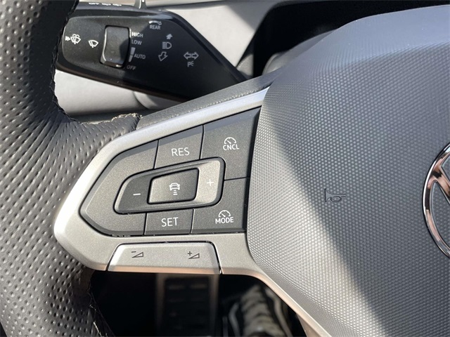 2025 Volkswagen Tiguan SE R-Line Black photo 28