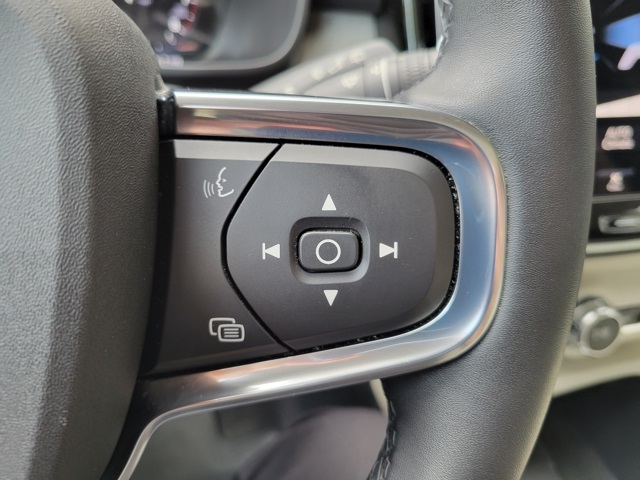 2022 Volvo XC40 T5 Inscription photo 33