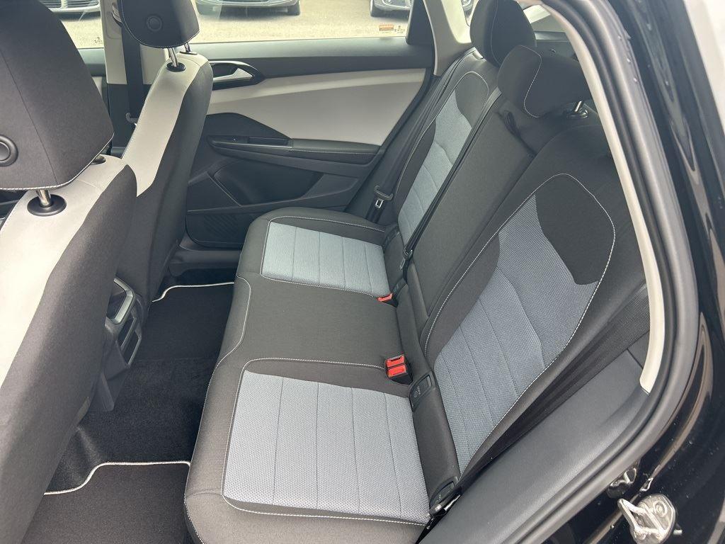 2025 Volkswagen Taos S photo 8