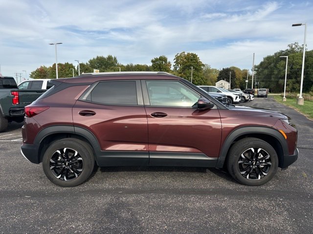 2022 Chevrolet Trailblazer LT photo 2
