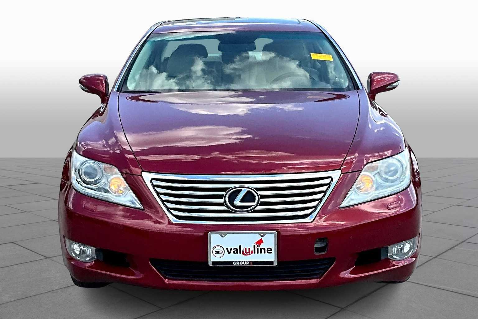 2010 Lexus LS 460 Luxury photo 3