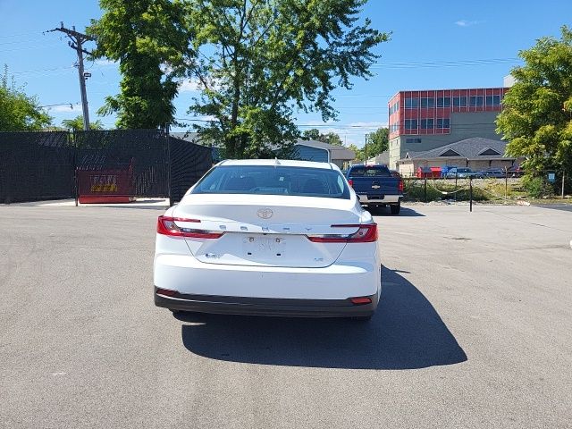 2025 Toyota Camry LE photo 4