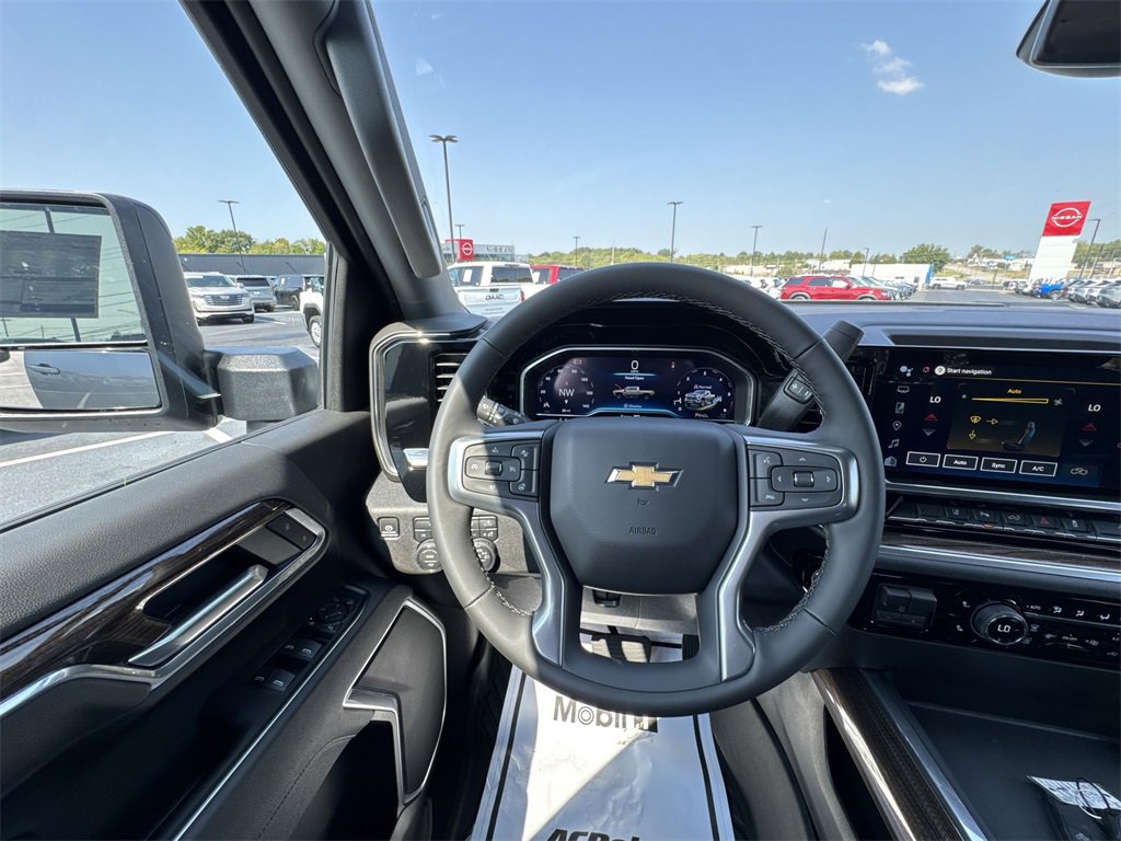 2025 Chevrolet Silverado 2500HD LT photo 14