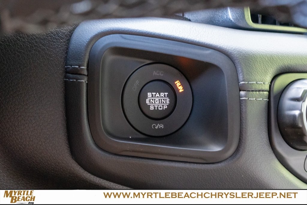 2025 Jeep Wrangler Sahara photo 29