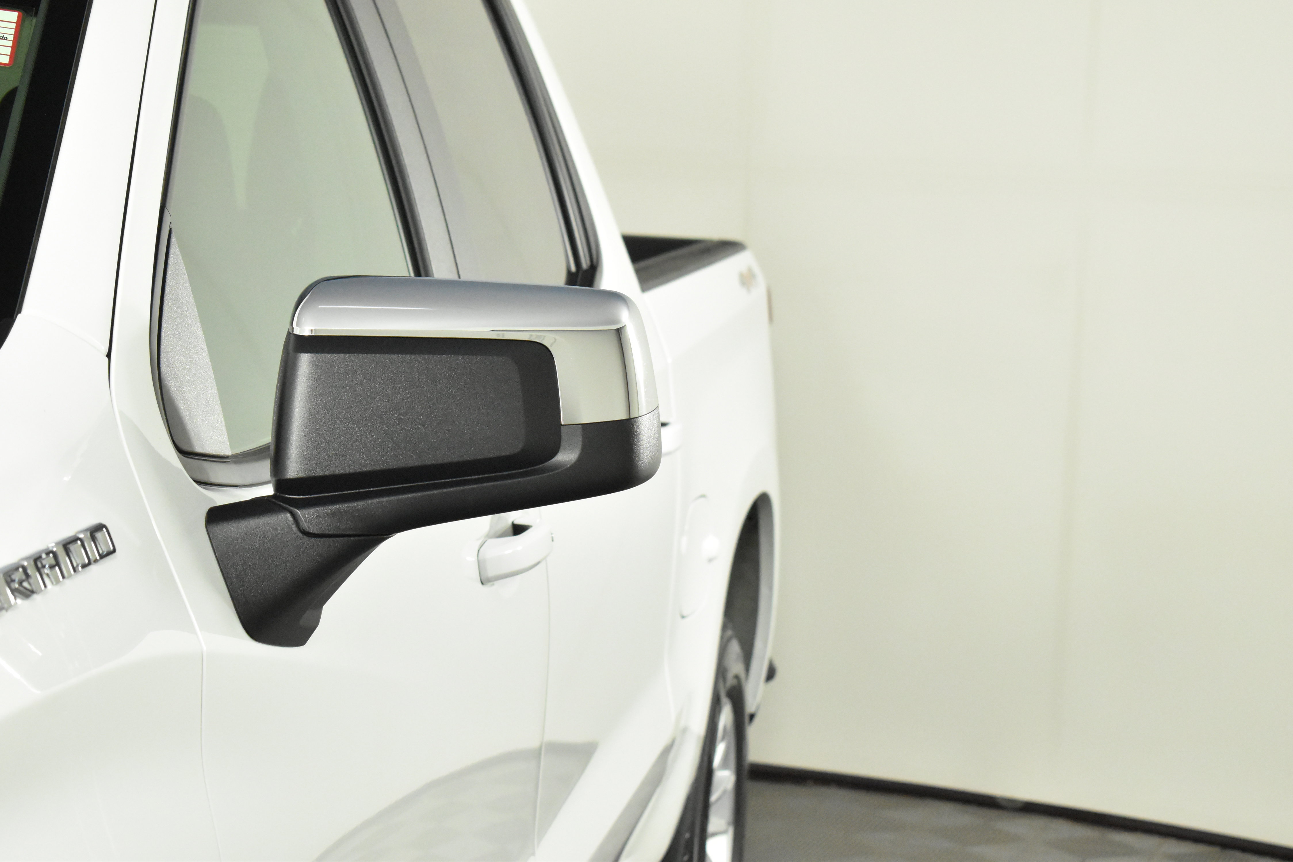 2025 Chevrolet Silverado 1500 LT photo 2