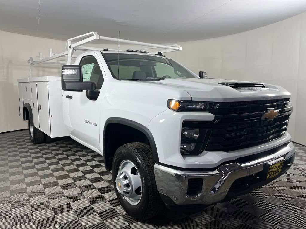 2025 Chevrolet Silverado 3500HD Work Truck photo 3