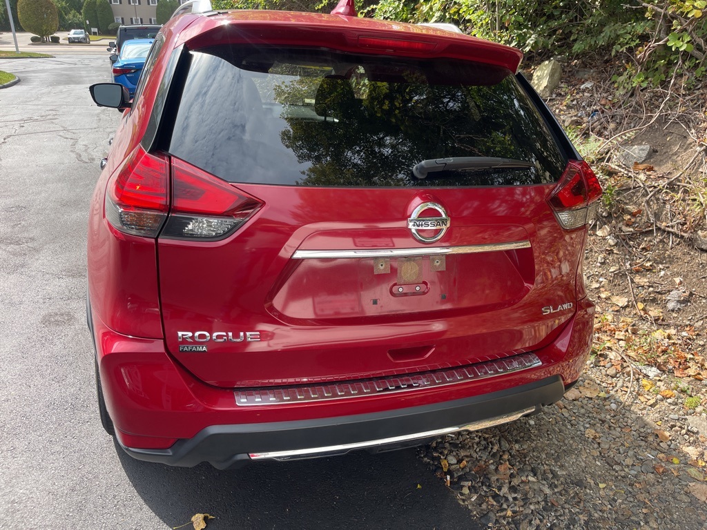 2017 Nissan Rogue SL photo 4