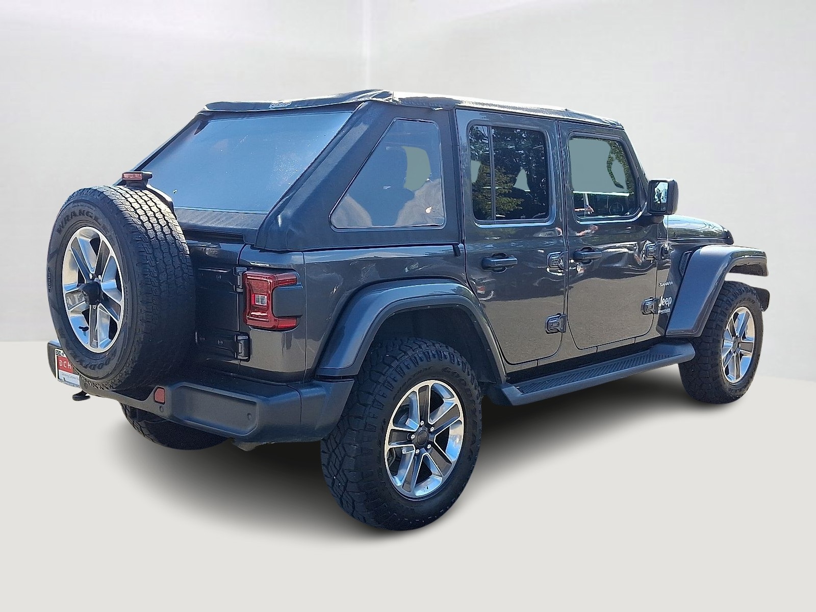 2022 Jeep Wrangler Unlimited Sahara photo 4