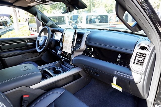 New 2026 Diamond Black Crystal Pearl-Coat Exterior Paint RAM Rebel image 14