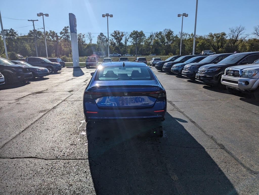 2025 Honda Accord Hybrid Sport-L photo 3