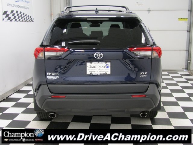 2021 Toyota RAV4 XLE photo 12
