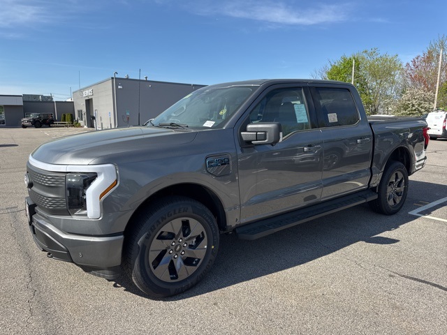 2025 Ford F-150 Lightning photo 6