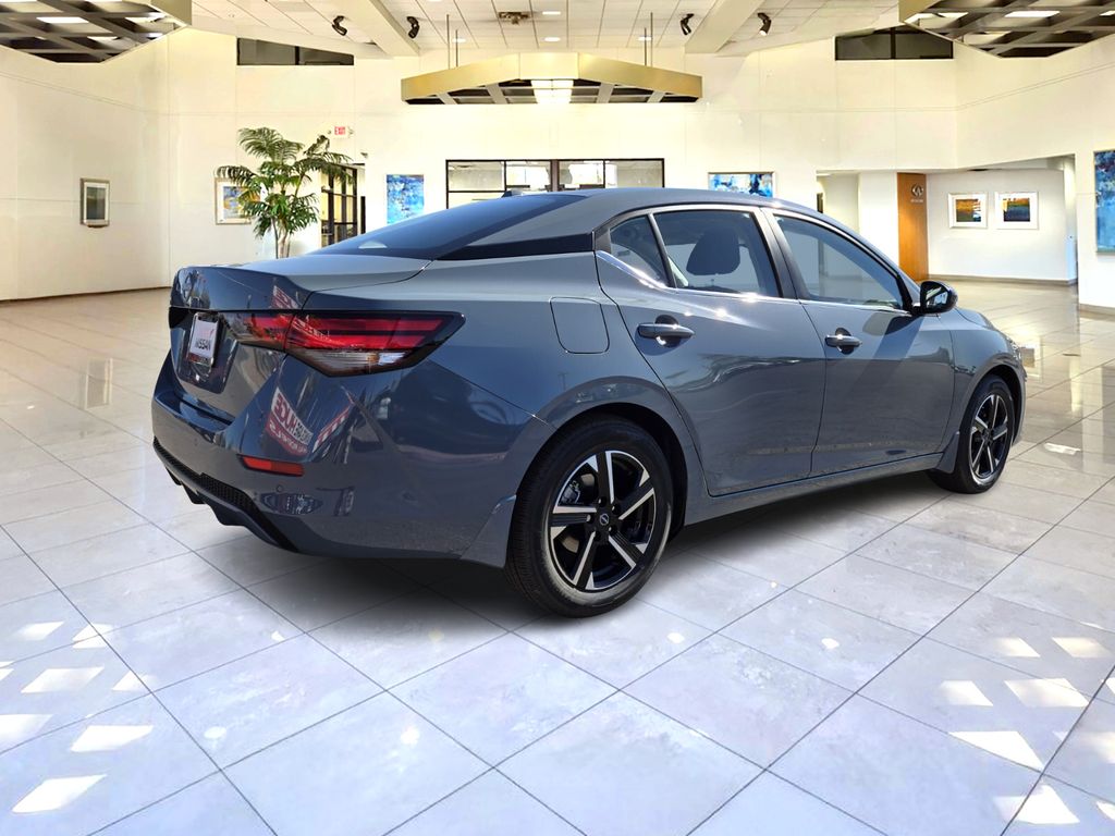 2025 Nissan Sentra SV photo 4