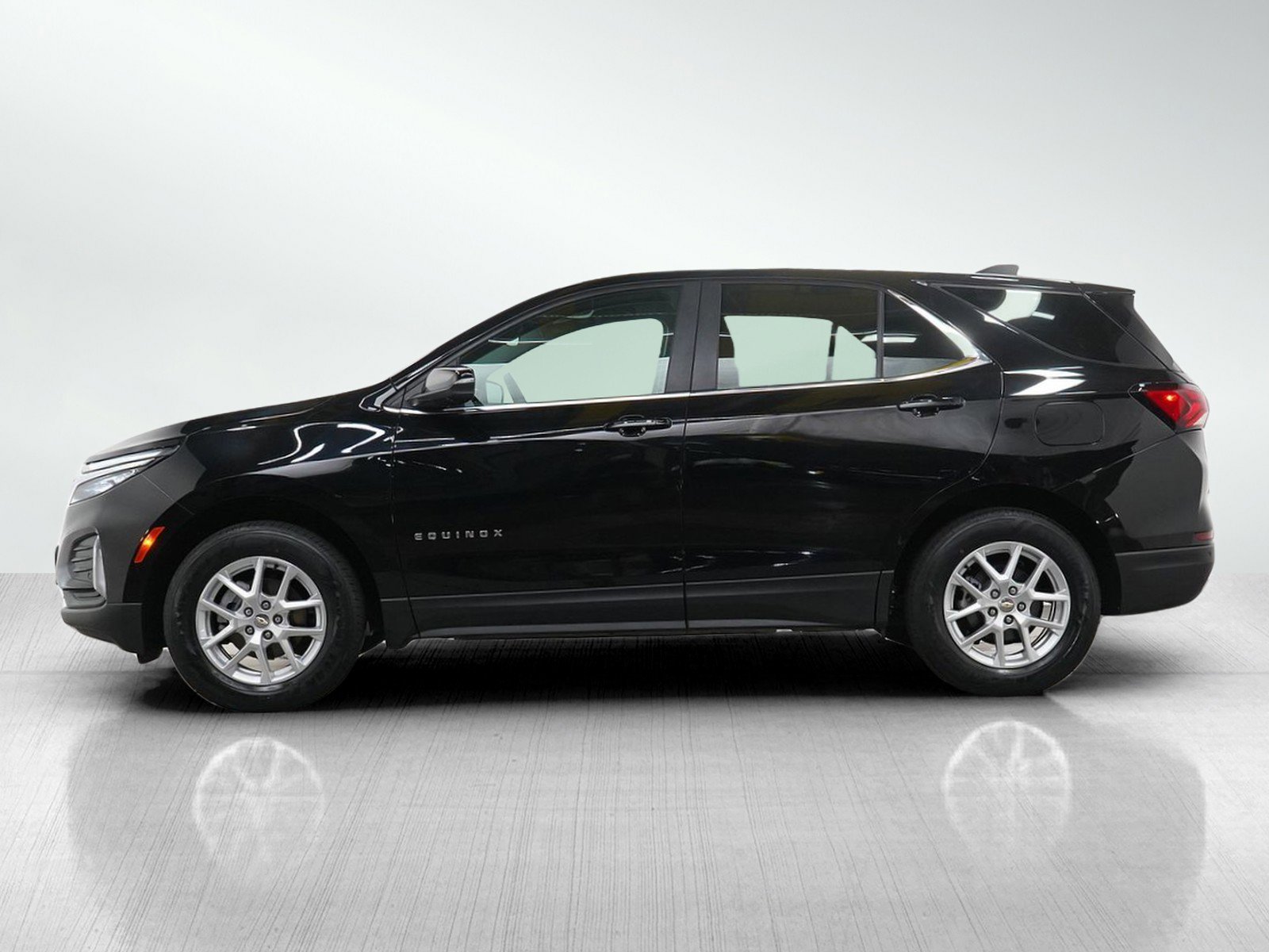 Used 2024 Chevrolet Equinox LT with VIN 3GNAXUEG7RL246970 for sale in Bloomington, Minnesota