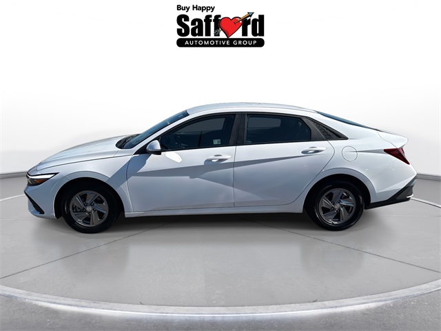 2025 Hyundai Elantra SE photo 4