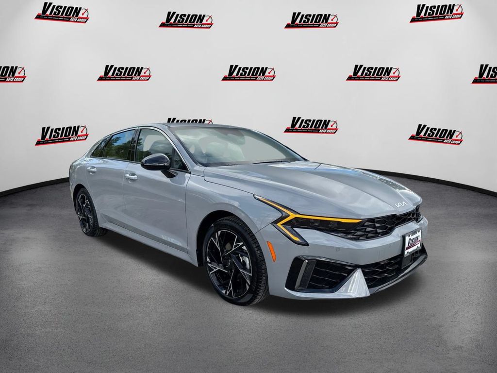 2025 Kia K5 GT-Line photo 3