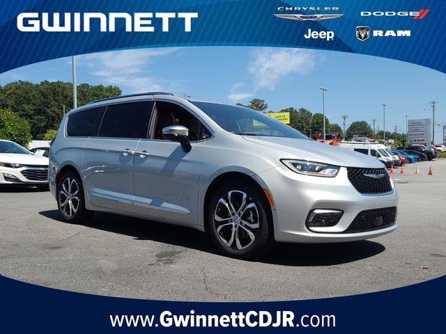 2026 Chrysler Pacifica Pinnacle's photo