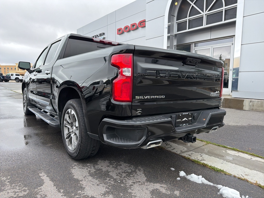 2023 Chevrolet Silverado 1500 High Country photo 3
