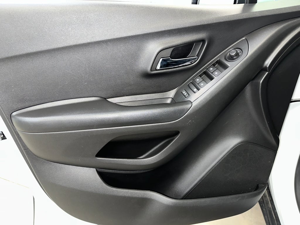 2022 Chevrolet Trax LT photo 4