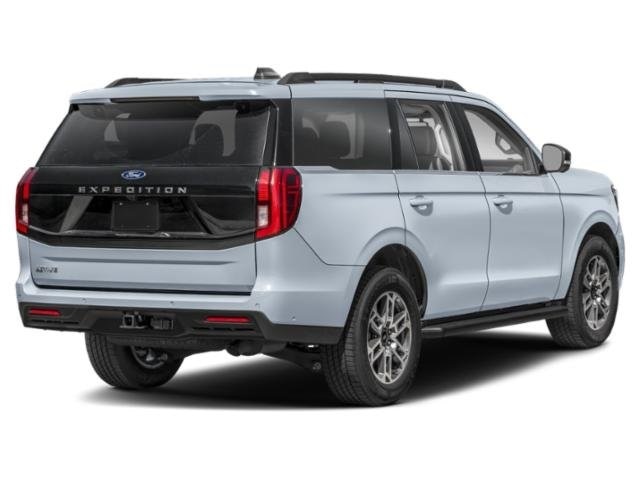 2025 Ford Expedition photo 3