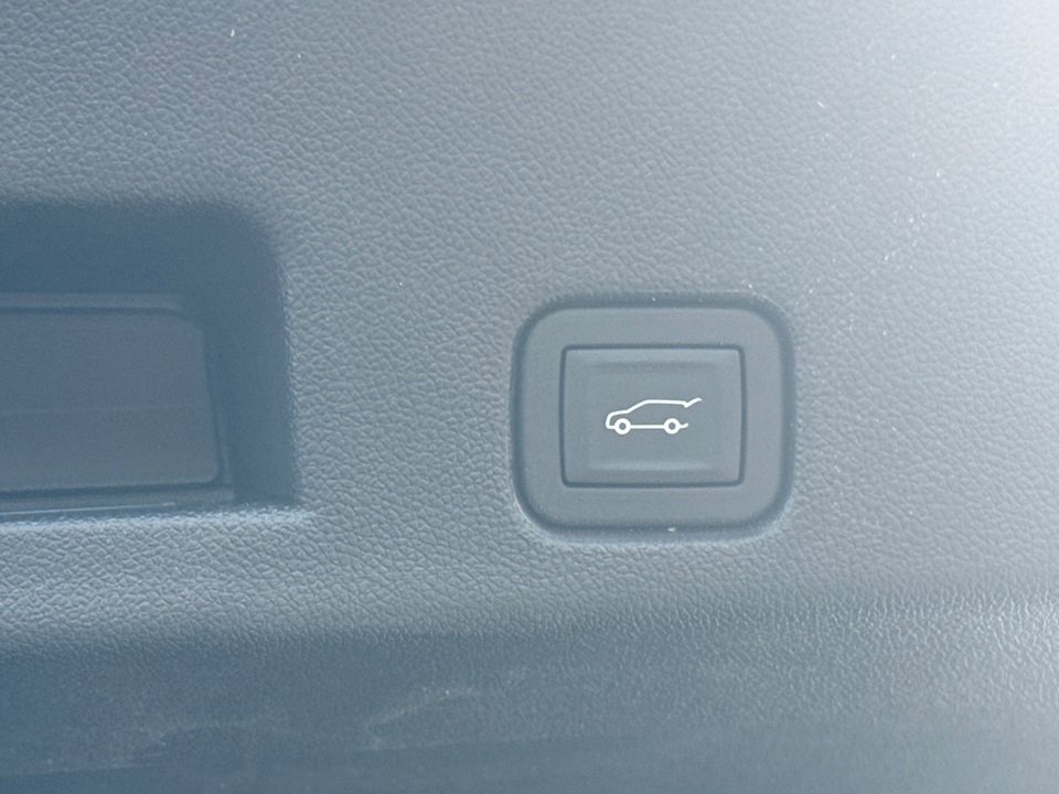 2025 GMC ACADIA - Image 36