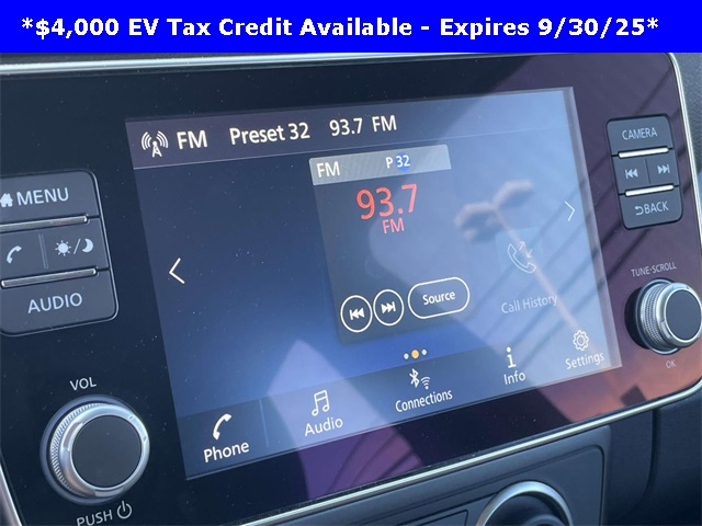 2023 Nissan Leaf S photo 18