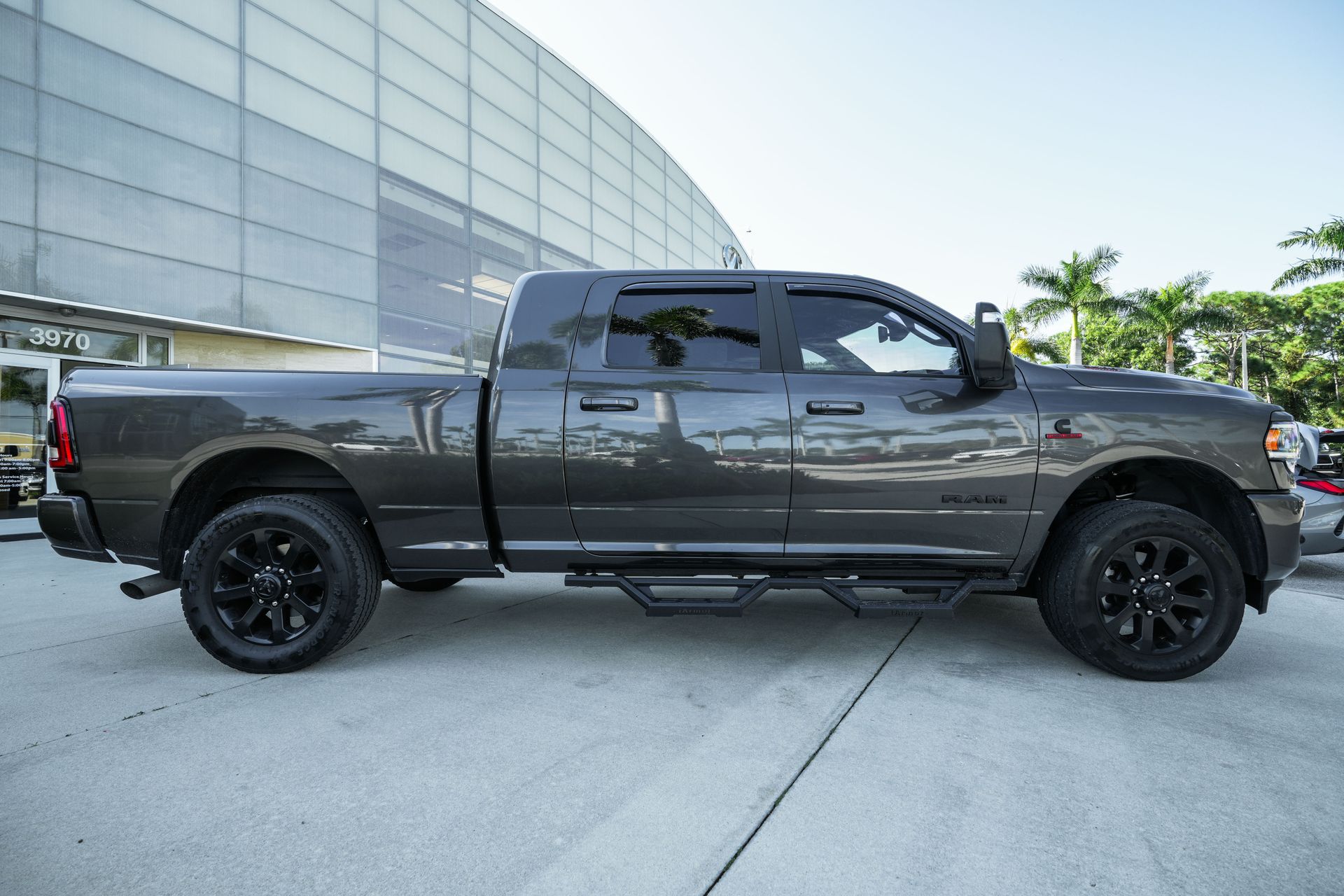 2024 Ram 3500 Laramie photo 8
