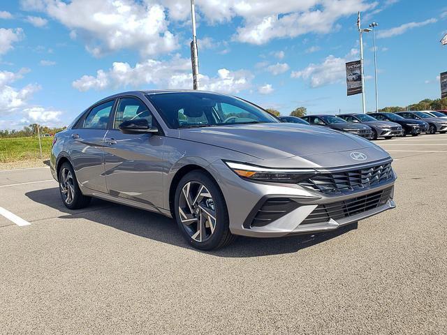 2025 Hyundai Elantra SEL Sport photo 3