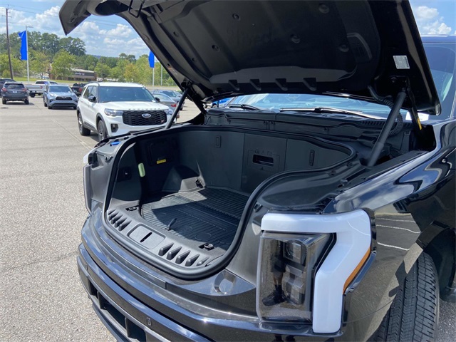 2023 Ford F-150 Lightning XLT photo 34