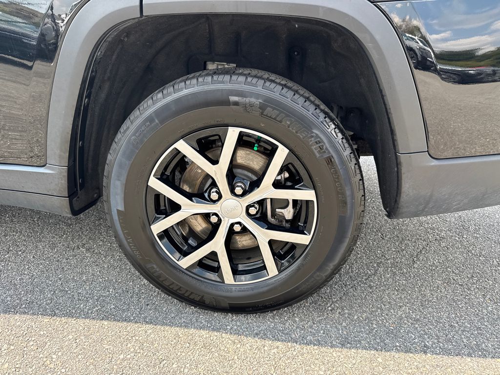 2024 Jeep Grand Cherokee Limited photo 13