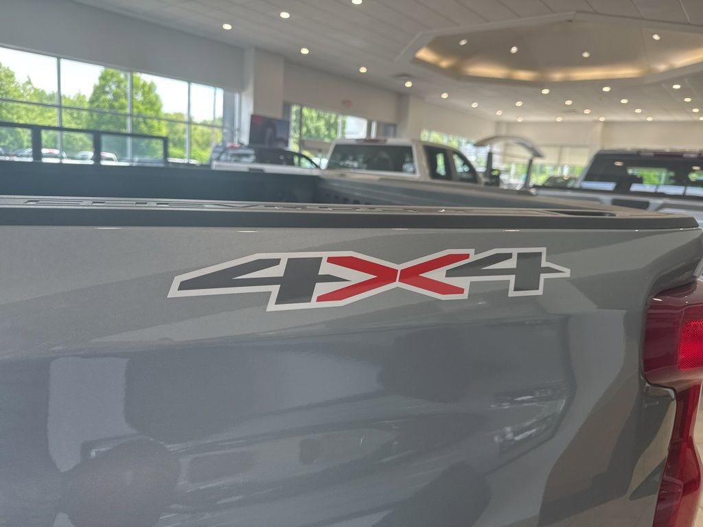 2025 Chevrolet Silverado 1500 Custom photo 15