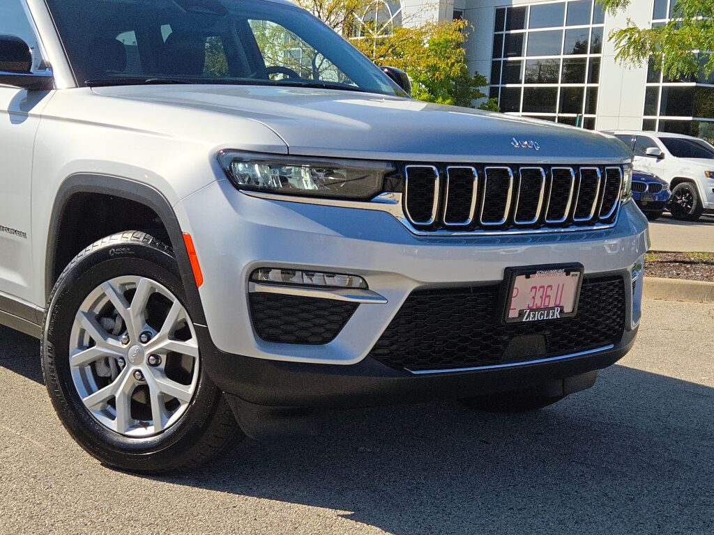 2024 Jeep Grand Cherokee Limited photo 2