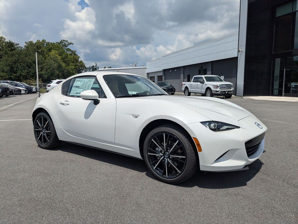 2025 Mazda MX-5 Miata Miata RF Grand Touring photo 2