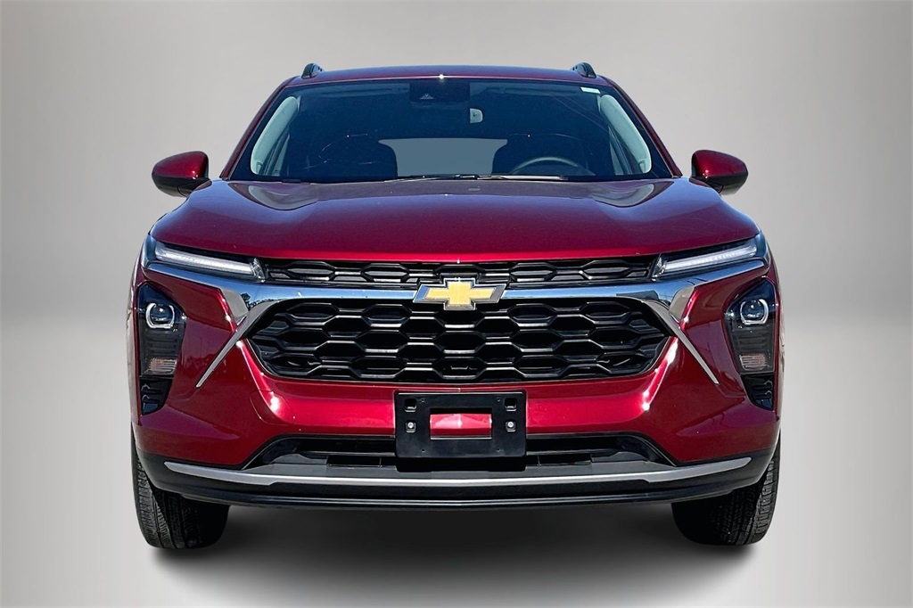 2024 Chevrolet Trax LT photo 3