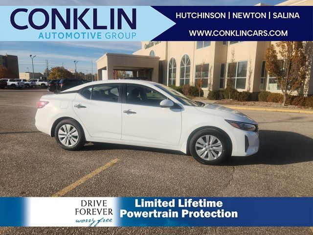 2025 Nissan Sentra S's photo