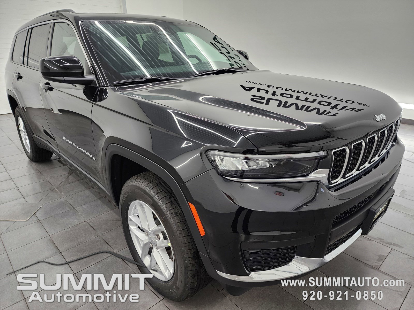 2025 Jeep Grand Cherokee Laredo X photo 2