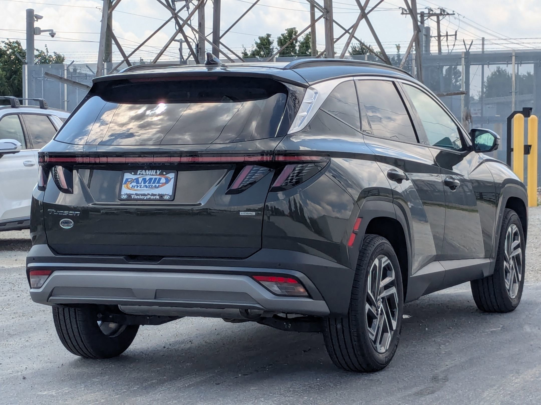 2025 Hyundai Tucson Limited photo 2