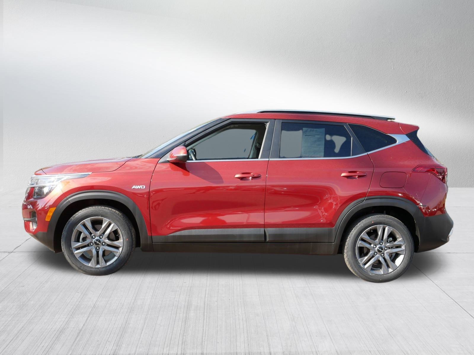 2023 Kia Seltos S photo 3