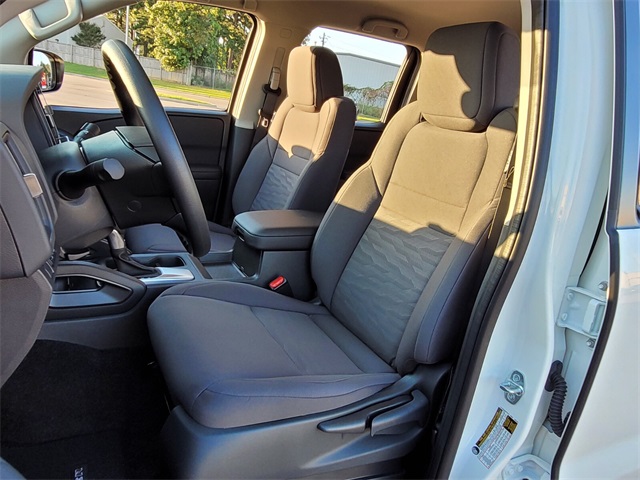 2026 Nissan Frontier S photo 8