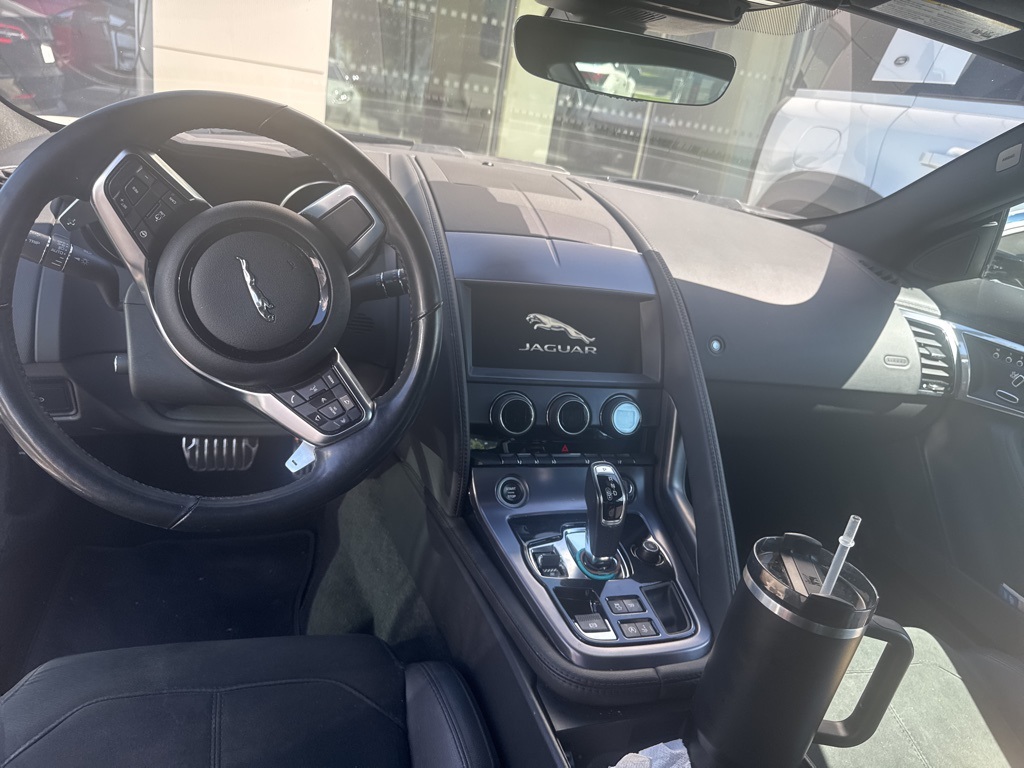 2019 Jaguar F-TYPE P300 photo 7