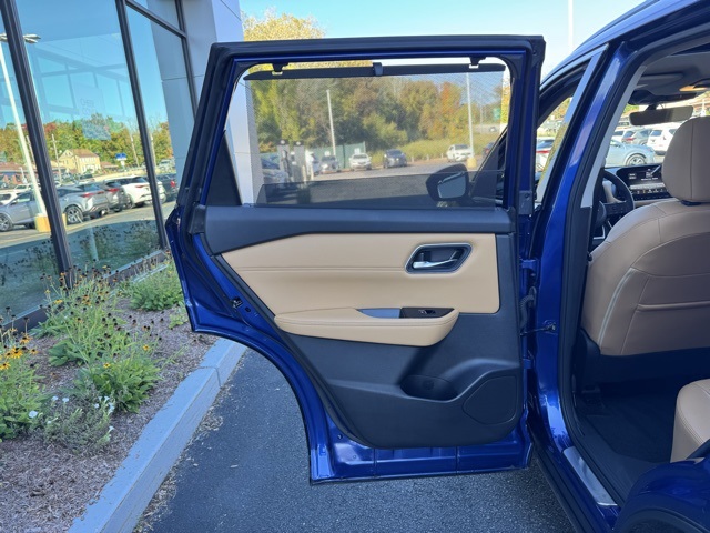 2023 Nissan Rogue Platinum photo 15