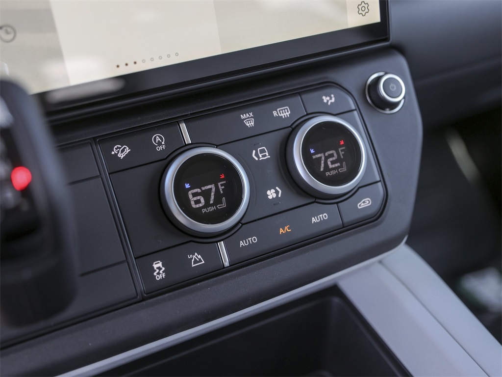 2026 Land Rover Defender 110 S photo 22