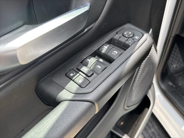 2025 Ram 1500 Tradesman photo 6