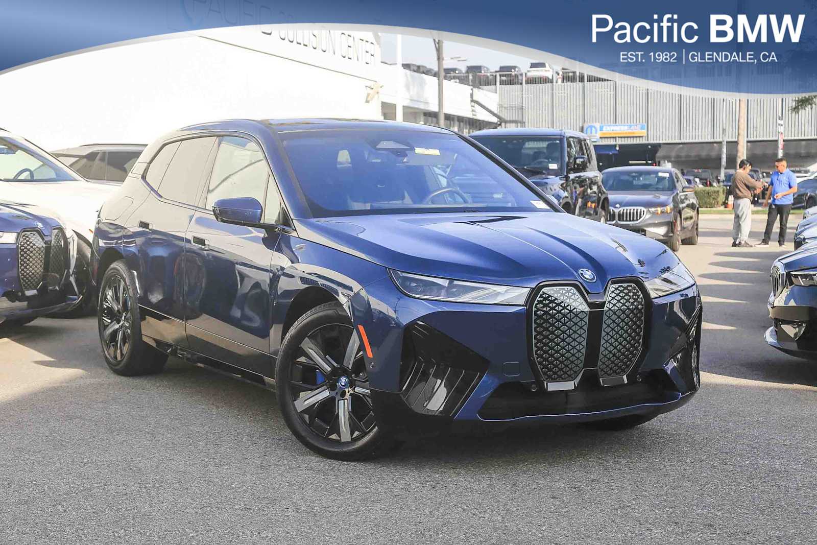 2023 BMW iX Base's photo