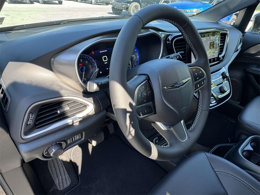 2026 Chrysler Voyager LX photo 2
