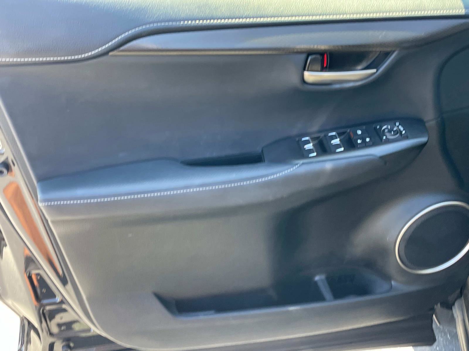2021 Lexus NX 300 photo 16