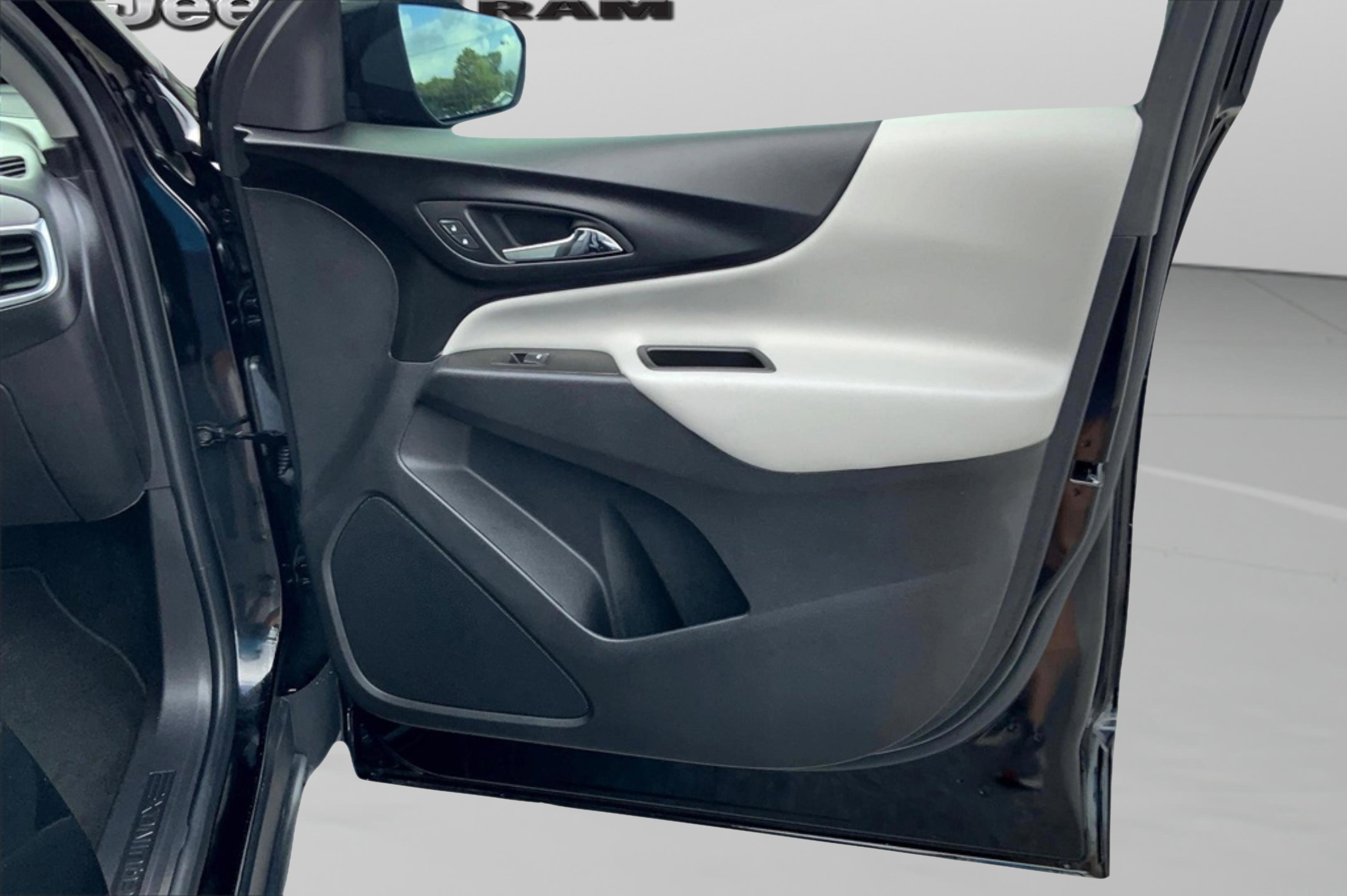 2024 Chevrolet Equinox LS photo 19