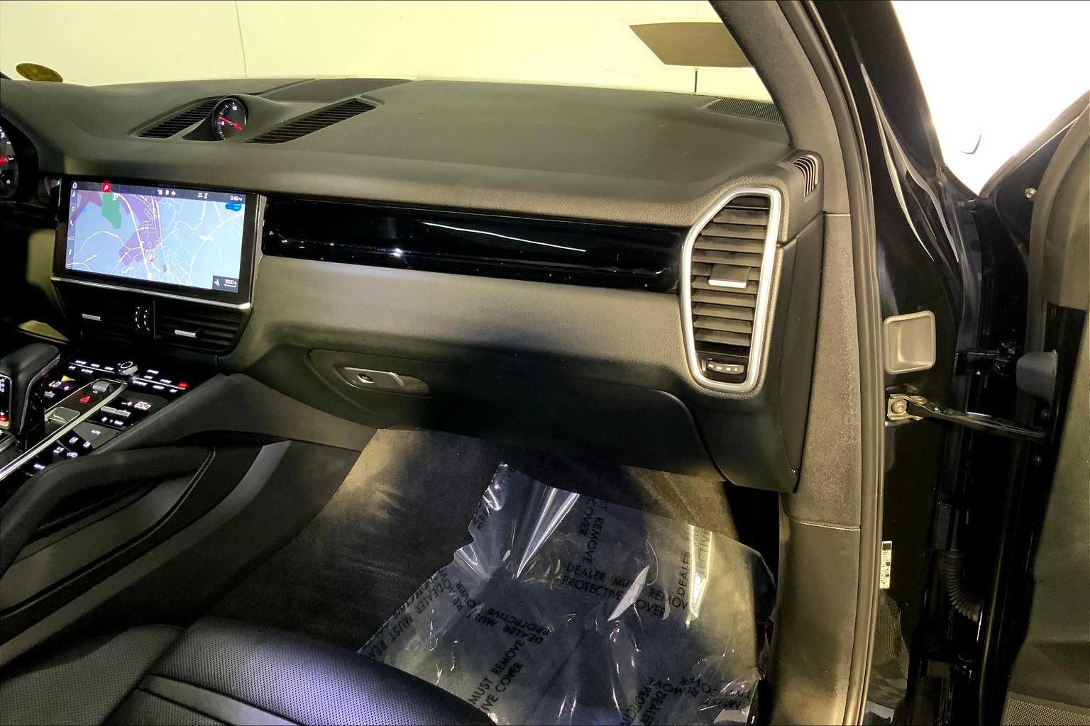 2020 Porsche Cayenne photo 18